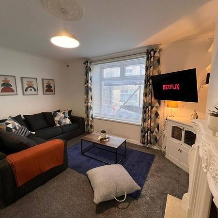 Bridge Place - Spacious Home With Plenty Of Beds! Merthyr Tydfil Luaran gambar