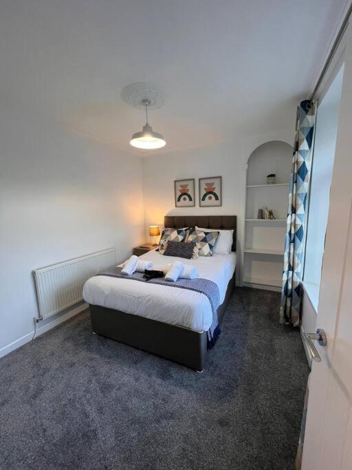 Bridge Place - Spacious Home With Plenty Of Beds! Merthyr Tydfil Luaran gambar