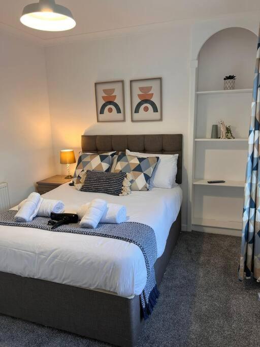 Bridge Place - Spacious Home With Plenty Of Beds! Merthyr Tydfil Luaran gambar