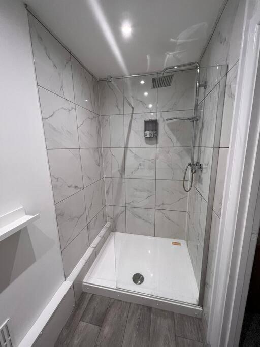 Bridge Place - Spacious Home With Plenty Of Beds! Merthyr Tydfil Luaran gambar