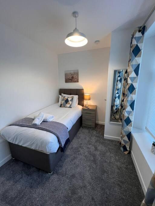 Bridge Place - Spacious Home With Plenty Of Beds! Merthyr Tydfil Luaran gambar