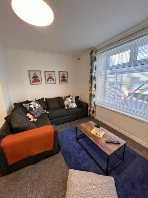 Bridge Place - Spacious Home With Plenty Of Beds! Merthyr Tydfil Luaran gambar