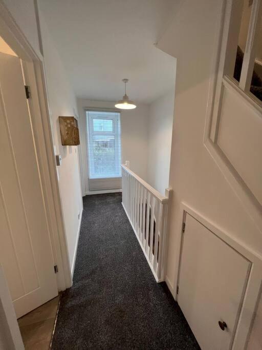 Bridge Place - Spacious Home With Plenty Of Beds! Merthyr Tydfil Luaran gambar